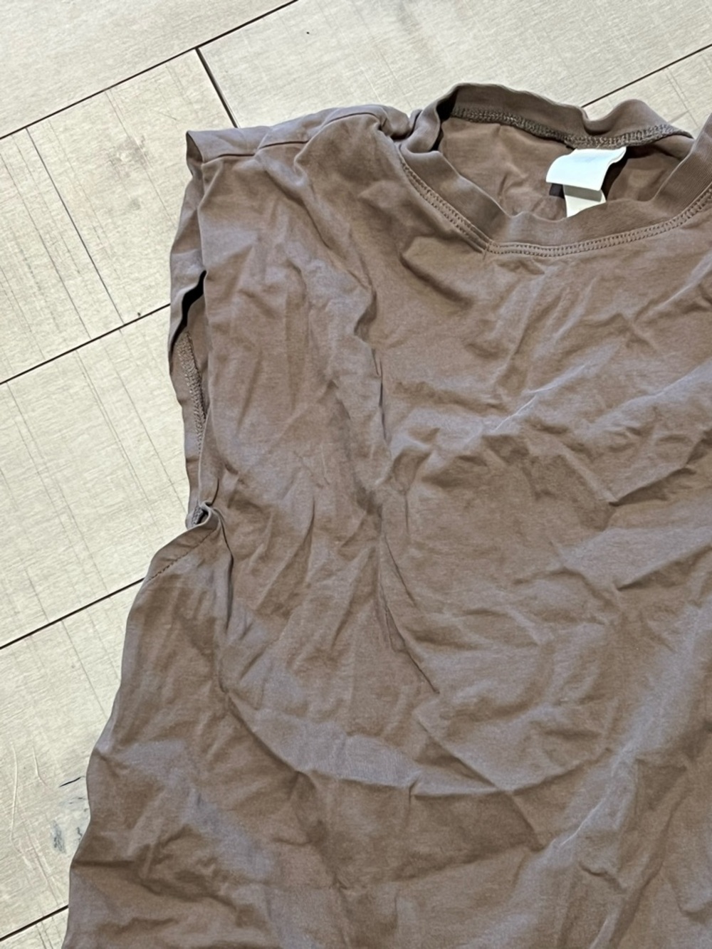 ✨2/$15✨ H&M Taupe Brown Crew Neck Sleeveless Tee - Picture 2 of 6